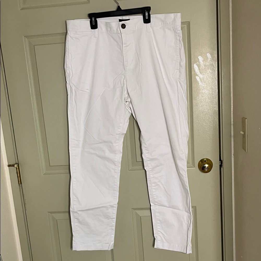 14th & Union Slim White Trousers with Contrast Button